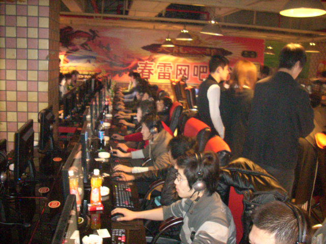 LPL春季赛今日赛程及首发名单：Uzi首发 XLB首发